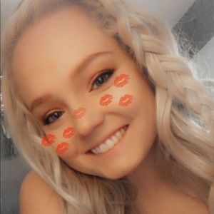 Meet your Posher, Abbie